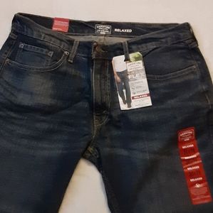 Brand new  Signature by Levi Strauss & co Jean's
